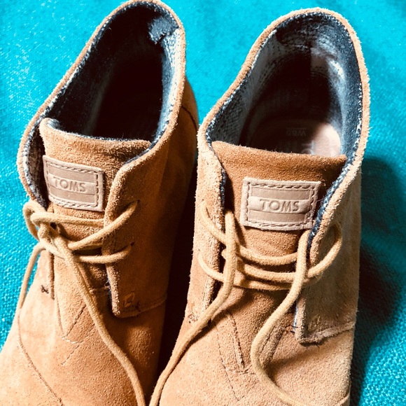 TOMS Booties - Picture 2 of 4